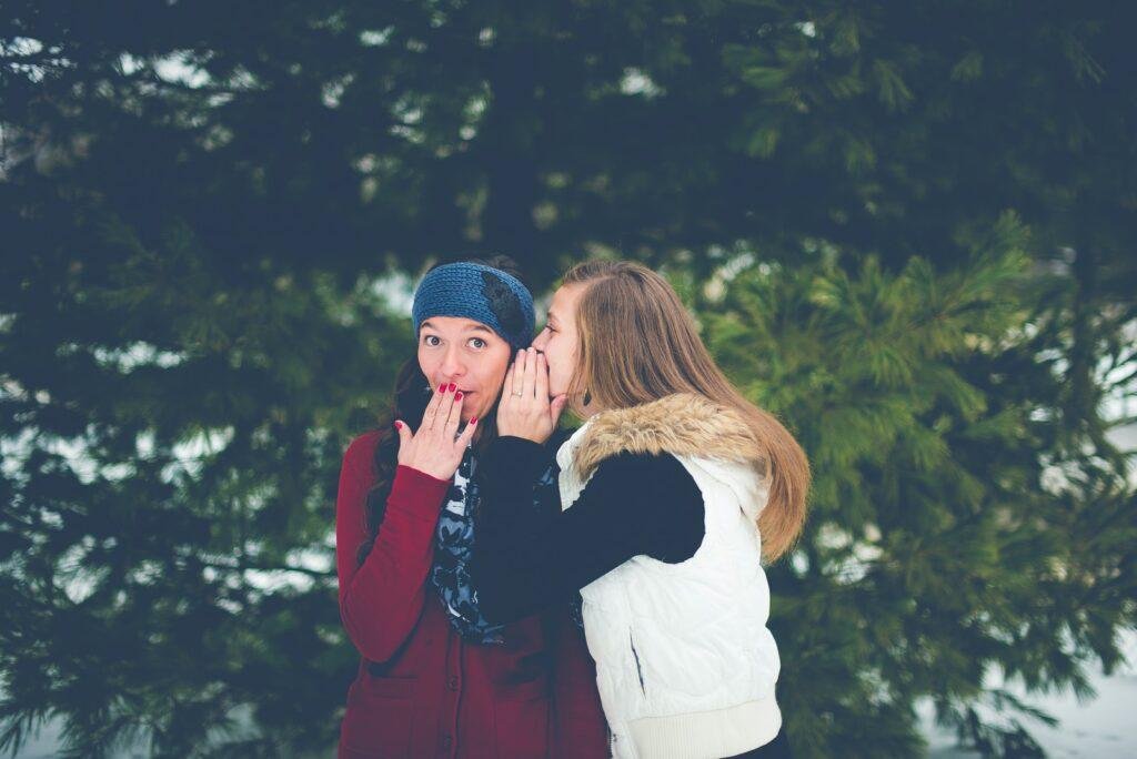 two women's are gossiping