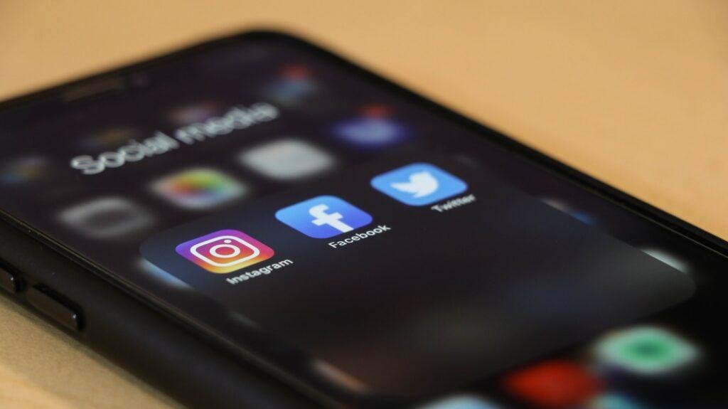Instagram, facebook and tweeter icon in mobile
